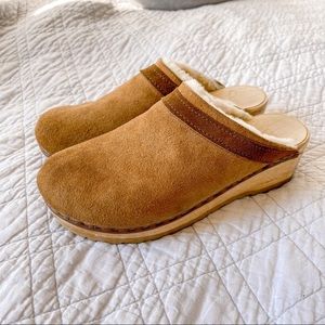 Sven brown tan camel suede shearling lined wooden heel clogs size 38